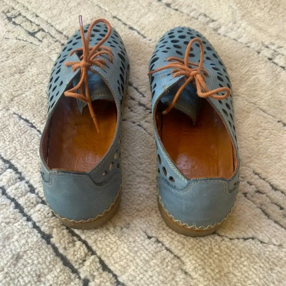 Spring Step Shoes - Picture 3 of 5